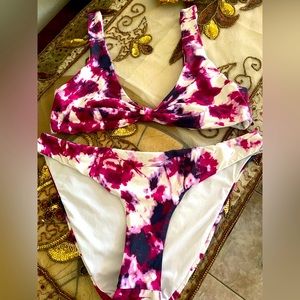 Bikini bathing suit two pieces white and burgundy size SMALL. AQUA LOUNGE BRAND